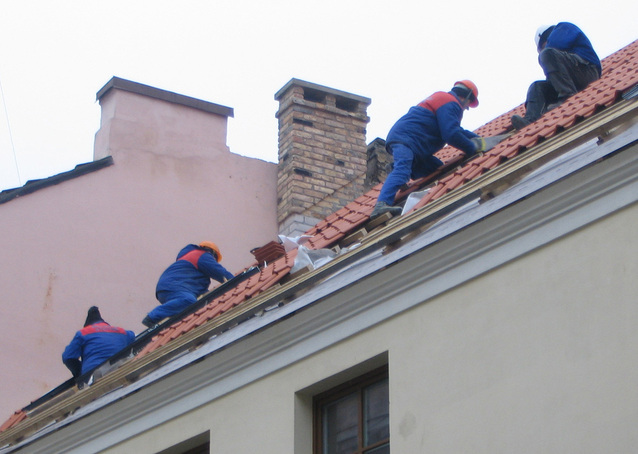 
    Commercial and Residential Roof Replacement Services