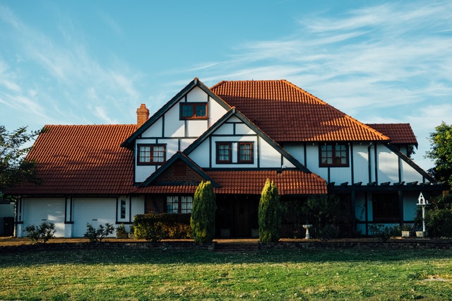 
    Denver Roofing Professionals: Pros and Cons of Clay Tile Roofs